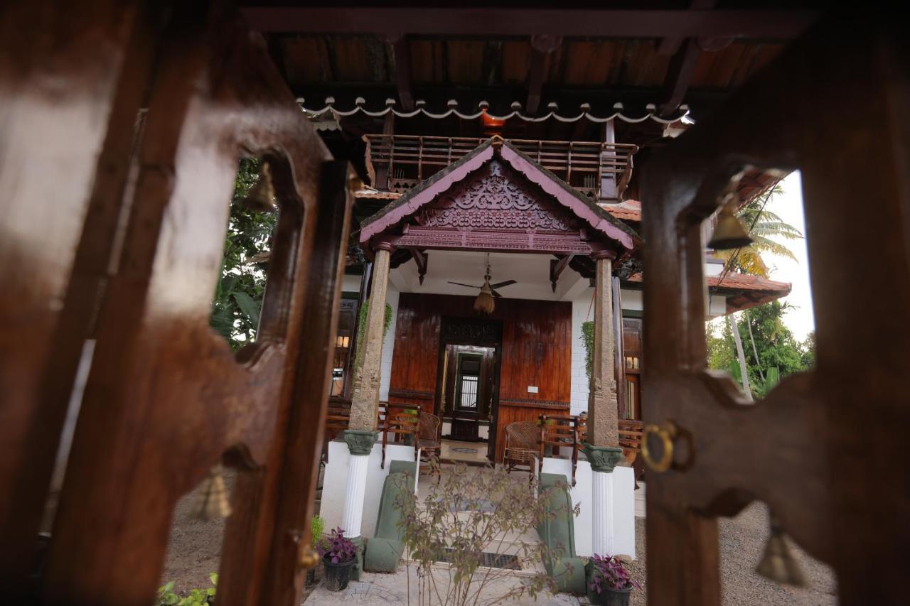 Mountde Kumarakom Eksteriør bilde